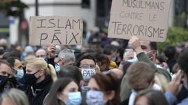 Diputados de Francia aprueban ley contra islamismo radical