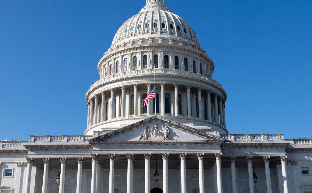 Congreso de Estados Unidos inicia proceso para evitar default