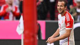 Harry Kane firma su primer doblete alemán y el Bayern Múnich derrota al Augsburgo