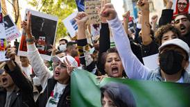 Expertas de Argentina, Bangladés y Pakistán investigarán represión de protestas en Irán
