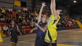  Coronado lleva final de baloncesto femenino a tercer juego