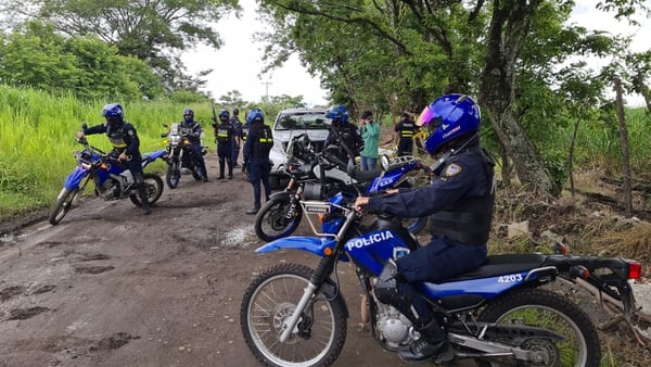La Fuerza Pública ejecutó un rápido operativo en la zona pero no lograron localizar a los responsables del crimen. Foto de Francisco Barrantes. 