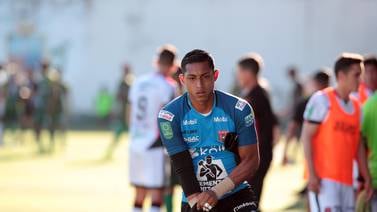 Adonis Pineda se va de Alajuelense para reencontrarse en Sporting FC