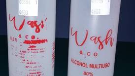 Autoridades sanitarias alertan por venta de alcohol multiuso adulterado con metanol en el país
