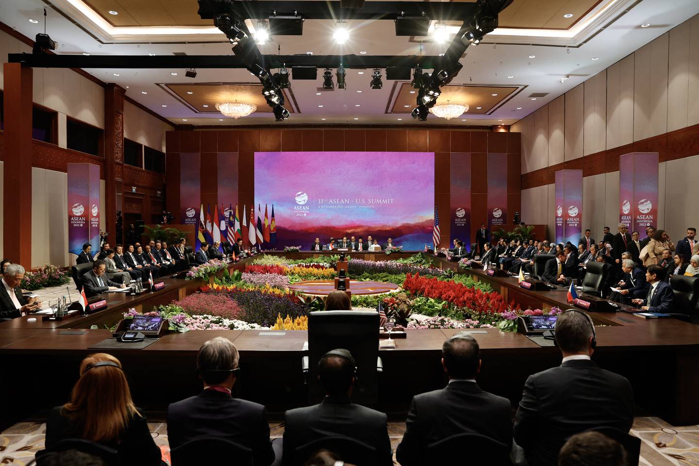 Una visión general de la 11.ª Cumbre ASEAN-EE.UU. como parte de la 43.ª Cumbre de la ASEAN en Yakarta