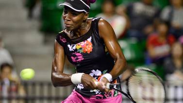 Venus Williams eliminó a Simona Halep en el torneo de Tokio