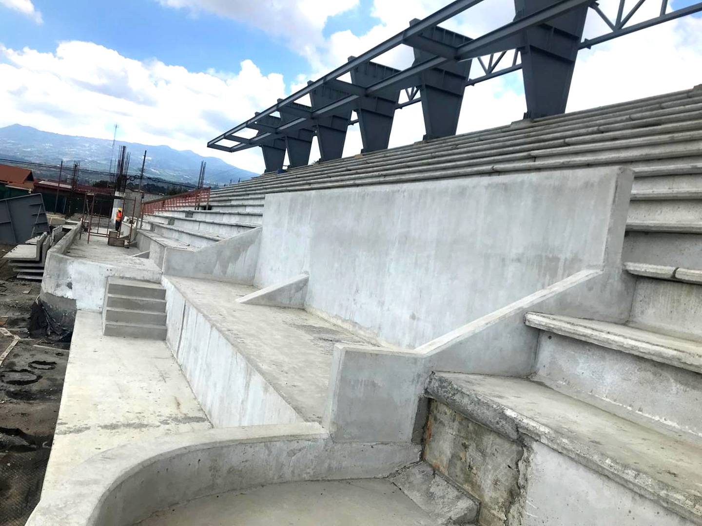 Nuevo Estadio Eladio Rosabal Cordero