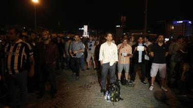  ‘Hombre detenido’,   nuevo tipo de protesta pacífica en Turquía 
