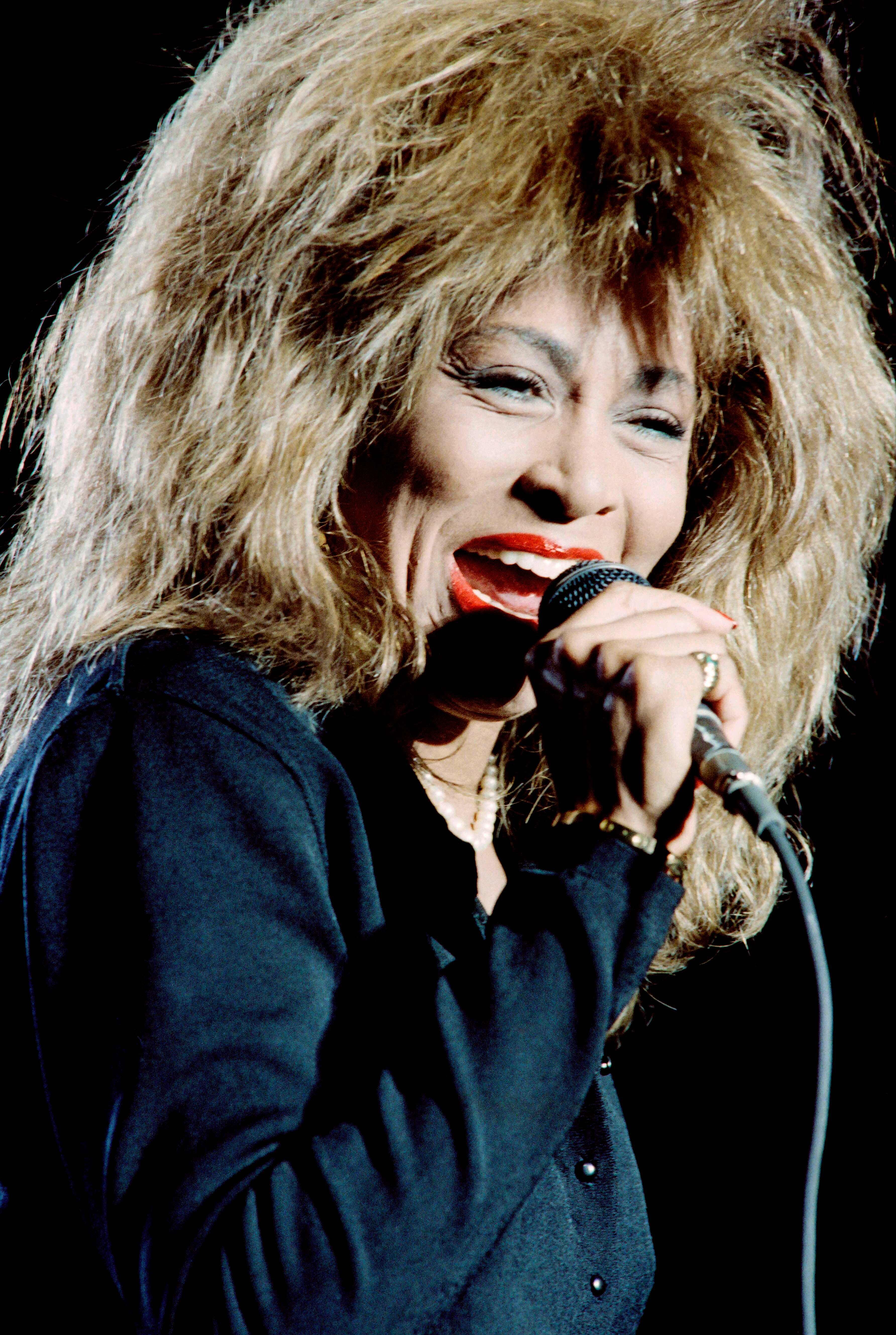 El poderío de Tina Turner en conciertos fue una de sus cartas de presentación.  Su voz y su baile se convirtieron en íconos de la música internacional.