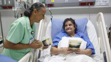 Hospital San Juan de Dios ‘receta’ libros como medicina a pacientes internados