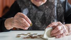 Hueco de ¢20.000 millones pone en riesgo pago de pensiones para personas pobres en el 2022