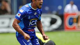 Camilo Aguirre fue presentado como jugador de Alajuelense
