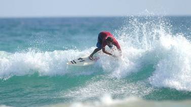 Luis Vindas no revalidará el título nacional de surf