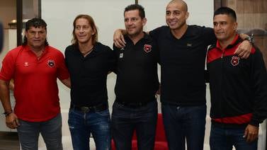 Rivaldo, Figo y Puyol se enfrentarán a exjugadores de Alajuelense