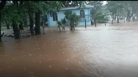 Embate lluvioso por huracán Eta azota Guanacaste y este miércoles seguirán precipitaciones en casi todo el país 