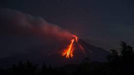 Aeropuerto de Ciudad de México reanuda operaciones tras suspenderlas por actividad del volcán Popocatépetl