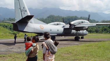 Avión de la fuerza aérea india desaparece con 29 personas a bordo