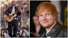 Ed Sheeran da concierto sobre vehículo en calles de Nueva York