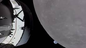 Artemisa: nave espacial Orión se acerca a superficie lunar y la fotografía como nunca antes