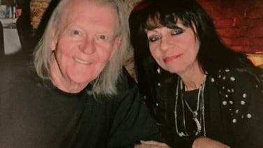 Muere de un disparo la esposa de Randy Meisner, fundador de 'The Eagles'