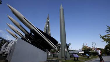 Corea del Norte lanzó dos misiles de corto alcance 