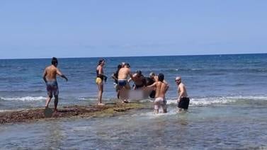 Estadounidense muere ahogado en playa Punta Uva de Limón