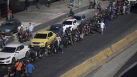 Camioneros brasileños mantienen bloqueos pese a concesiones de Temer