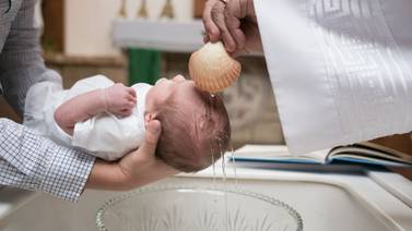 Catequesis de bautizo para padres y padrinos pasa de una semana a tres meses, ordenan obispos