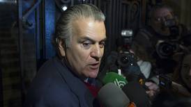 Fiscalía pide cárcel para dos extesoreros del partido gobernante de España