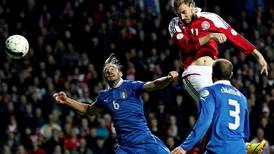 Dinamarca le da vuelta al marcador y logra empate contra Italia