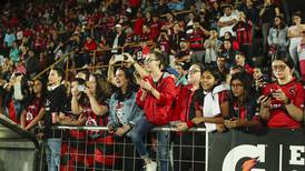 Alajuelense explica por qué cobra entrada para los partidos de fútbol femenino