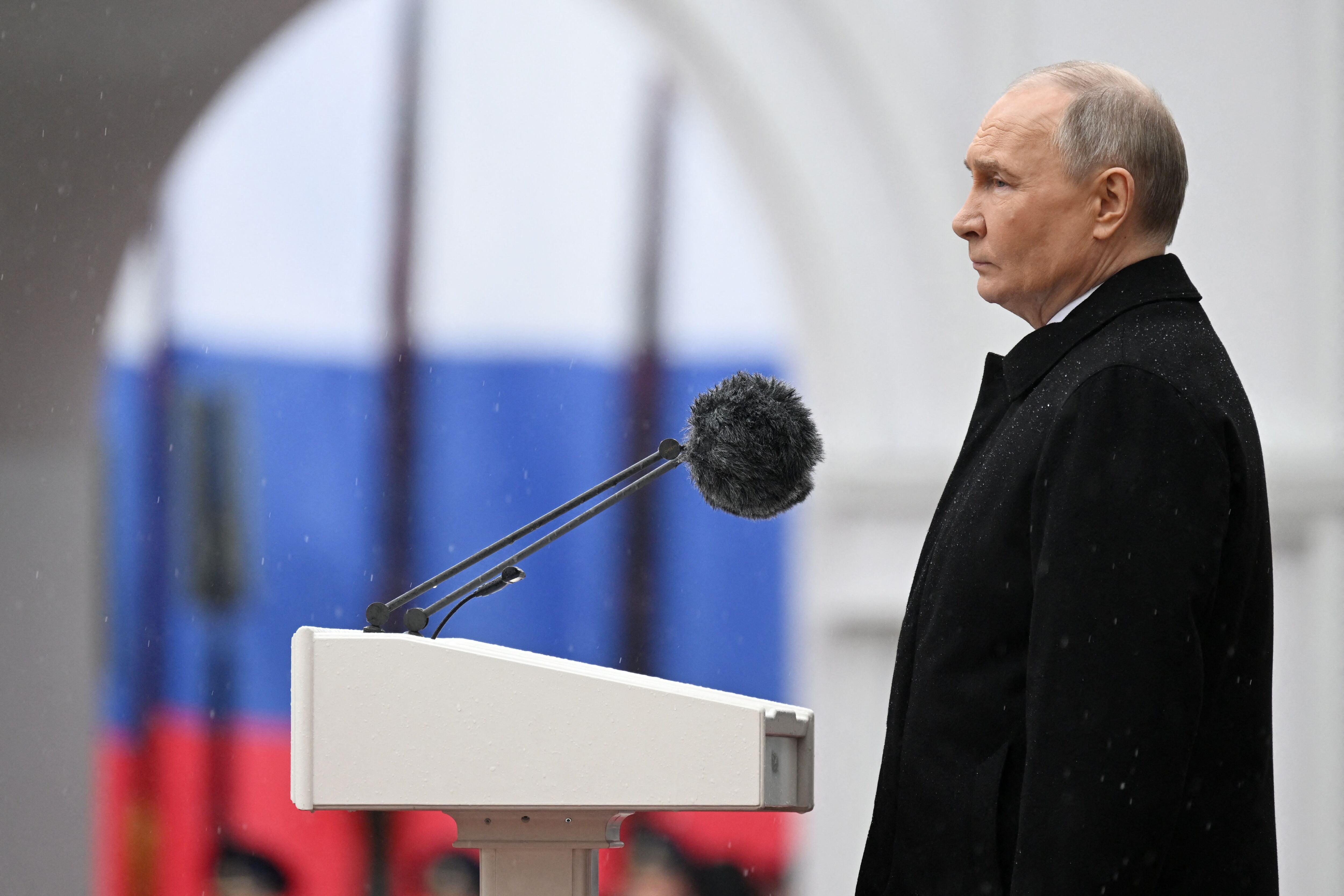 Vladimir Putin realiza movimientos en su grupo de ministros