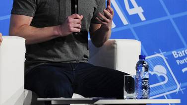 Facebook debe servir para todo, afirma su fundador Mark Zuckerberg 