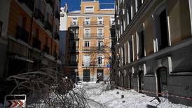 Histórica nevada en Madrid obliga a cerrar los centros educativos una semana