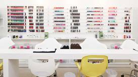Salones de belleza y centros de cuidado personal enfrentan con las uñas la baja en ventas por el covid-19
