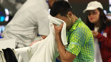 Novak Djokovic sufre en Dubái ante Daniil Medvedev 
