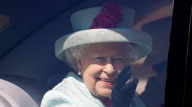 Reina Isabel II no dará discurso del trono y será remplazada por su hijo Carlos