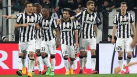 Juventus se encamina al título con un encendido Carlos Tevez 