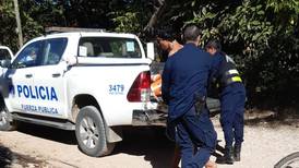 Con pistola en mano, cura impide fuga de agresor doméstico en Sardinal de Carrillo