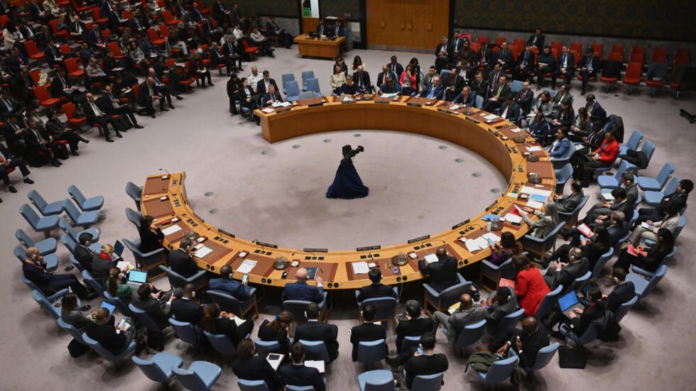 El Consejo de Seguridad de la ONU convocó a una reunión de urgencia  tras el ataque sin precedentes con drones y misiles de Irán contra Israel.. Foto: Angela Weiss / AFP