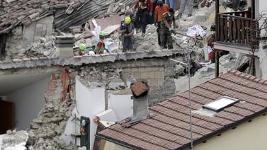 Tres pueblos italianos destruidos por terremoto