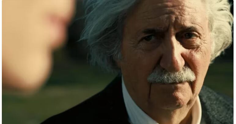 Un sombrío Albert Einstein tiene aparición en el nuevo adelanto del filme de Christopher Nolan. Foto: Universal Pictures