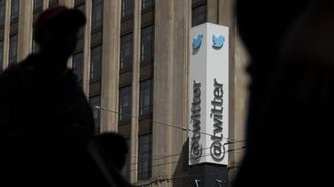 Tres acusados en Estados Unidos por espiar a usuarios de Twitter para Arabia Saudita