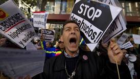 Banca española suspenderá desahucios por vivienda