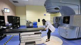 Enfermos de cáncer sufren por fallos en equipos de radioterapia: mitad de aceleradores dañados