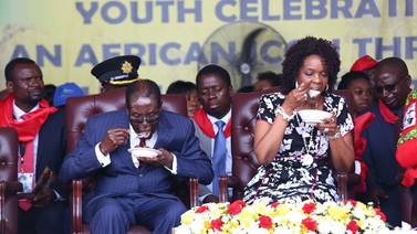 Presidente de Zimbabue, Robert Mugabe, celebra  fastuosa fiesta de  cumpleaños  