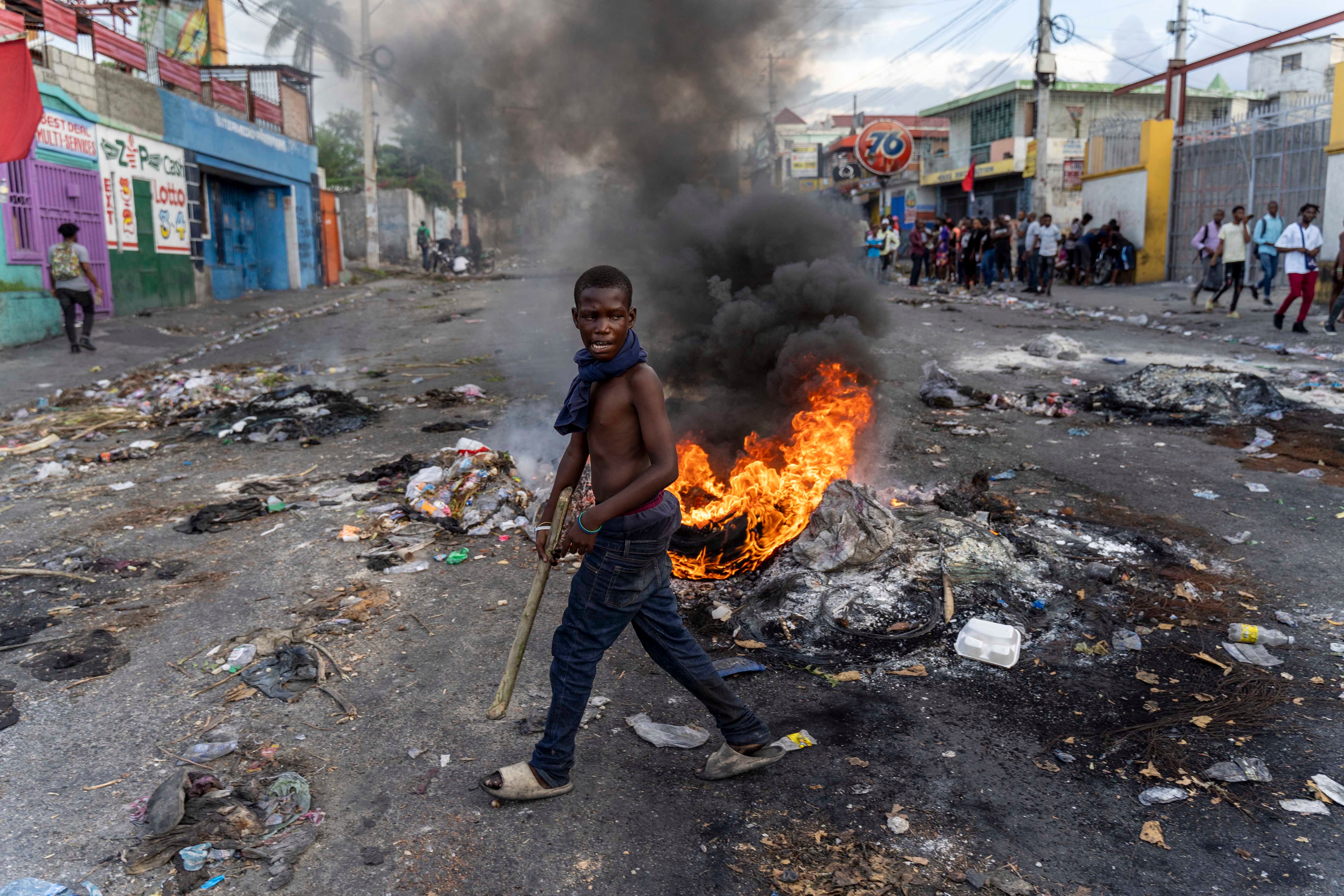 El Consejo de Seguridad de la ONU dio luz verde a una misión internacional de mil hombres liderada por Kenia para viajar a Haití y ayudar en la lucha contra las pandillas armadas.