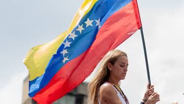 Esposa de Leopoldo López denuncia que el Gobierno le prohibió salir de Venezuela 