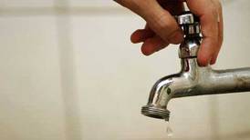 Tarifas de agua para clientes del AyA bajarán 8,41% por orden de Aresep