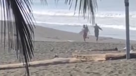 Fiscalía pide juicio contra policía que disparó a surfista en Jacó
